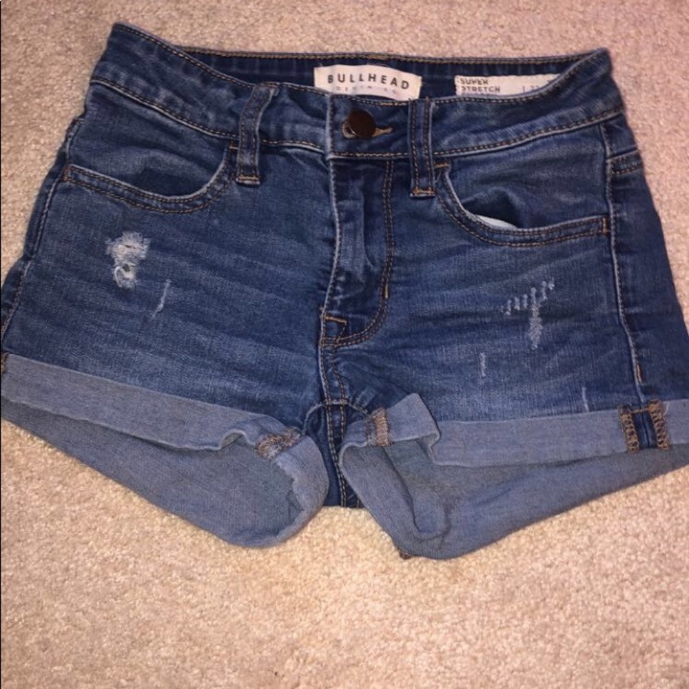 authentic bullhead medium wash shorts (womens)